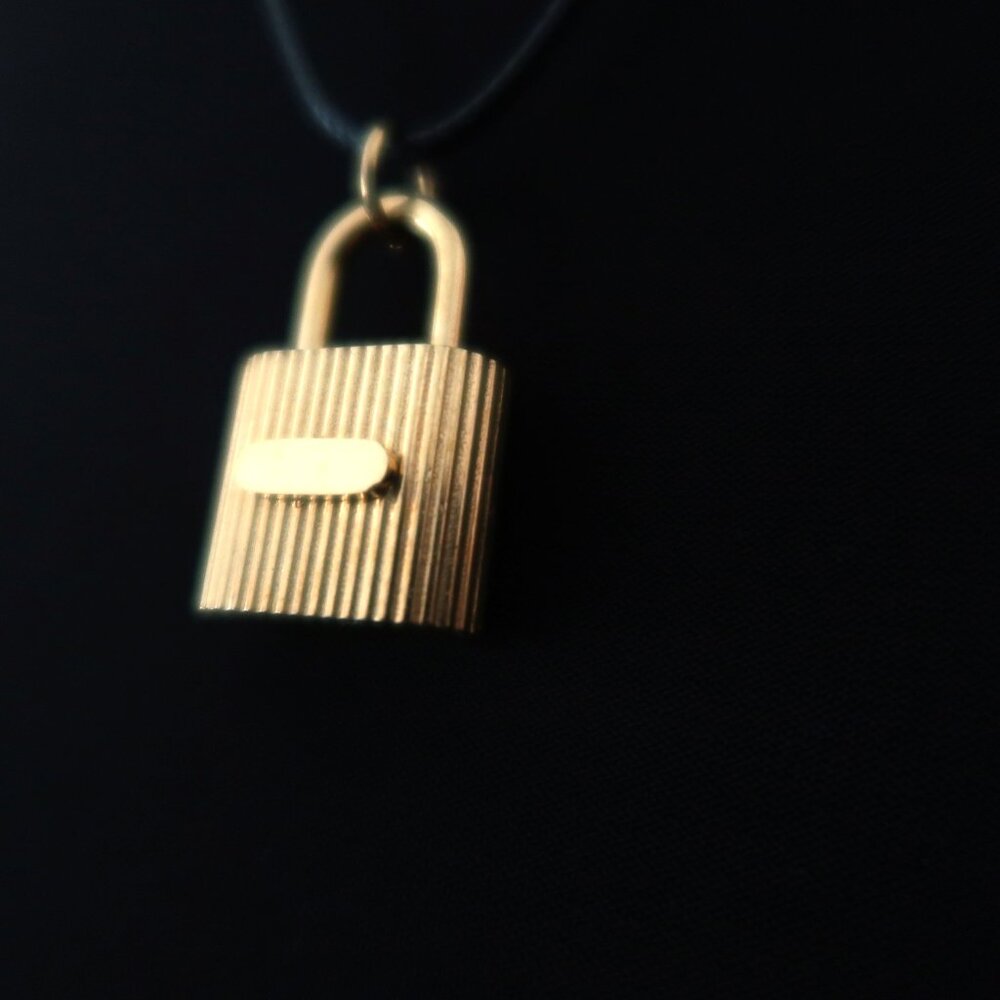 Timeless Heavy Gold Tone Lock Pendant Jewelry Making Supply 1PC Statement Charm